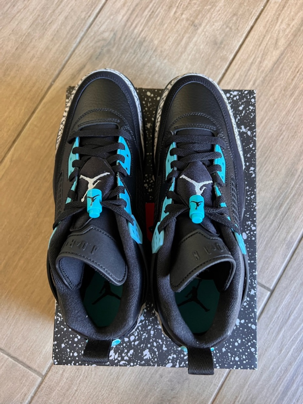 Jordan Spizike Low - Picture 8 of 10